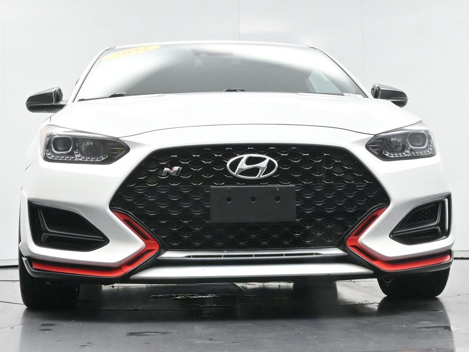 Used 2022 Lunar White Hyundai Base image 42