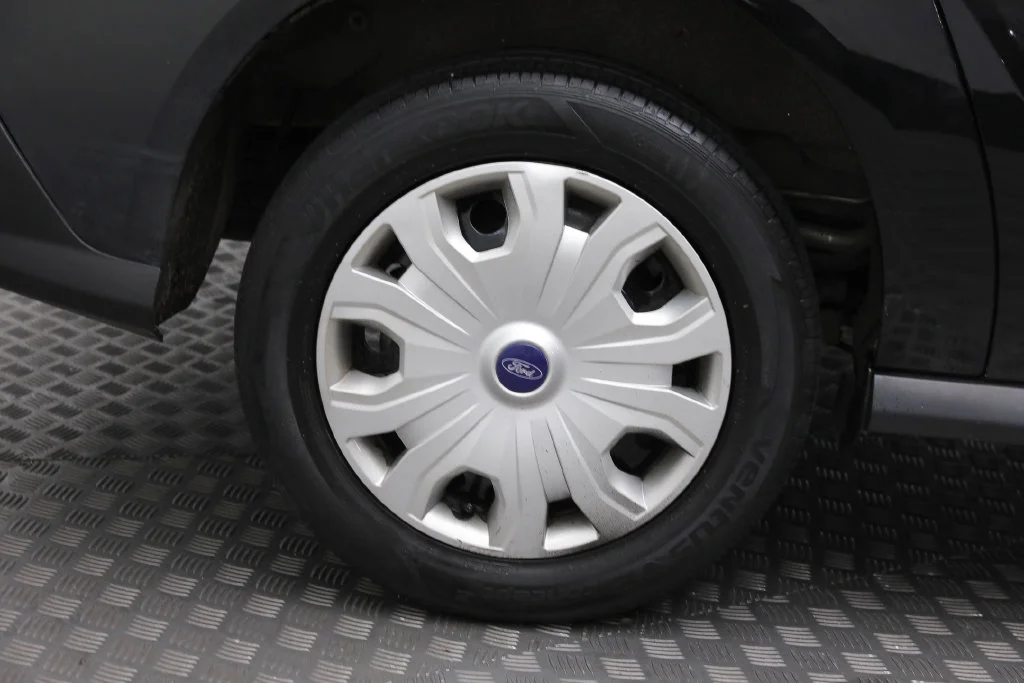 Used 2022 Black Ford XL image 28