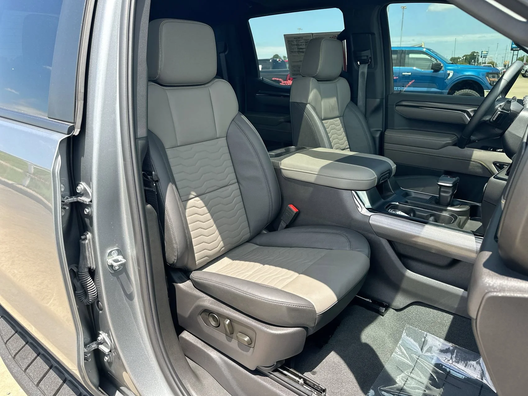 Used 2024 Sterling Gray Metallic Chevrolet ZR2 image 26