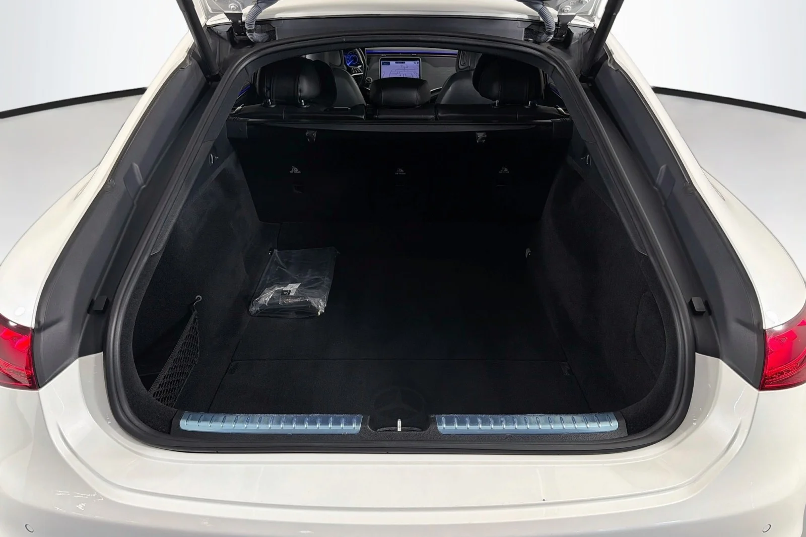 Certified Used 2023 MANUFAKTUR Diamond White Mercedes-Benz EQS 450+ image 23