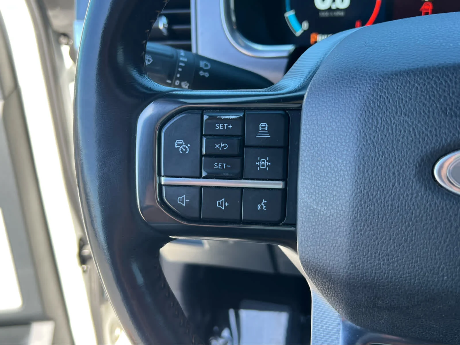 Used 2021 Star White Metallic Tri-Coat Ford Platinum image 32
