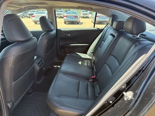 Used 2016 Black Honda EX-L image 37
