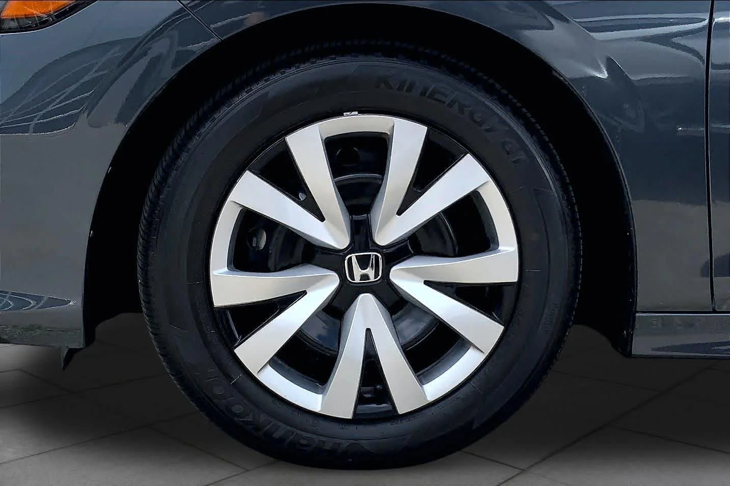 Used 2026 Meteorite Gray Metallic Honda LX image 10