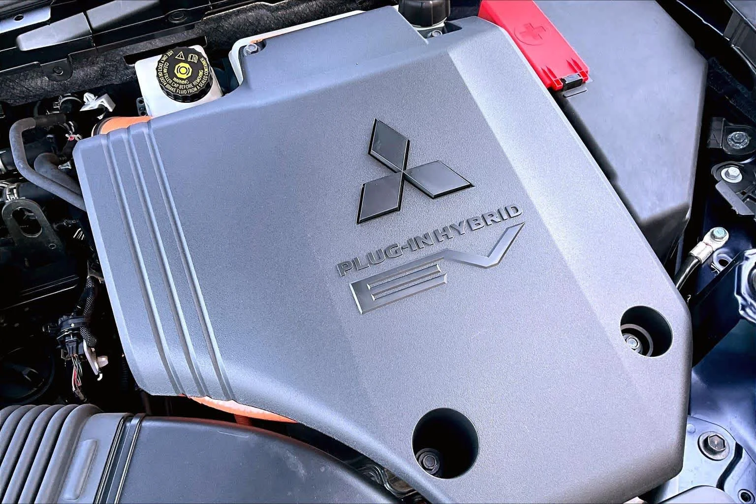 Used 2025 Cosmic Blue Metallic Mitsubishi SE image 31