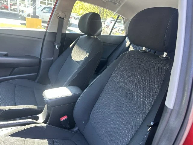 Used 2018 Red Kia EX image 15