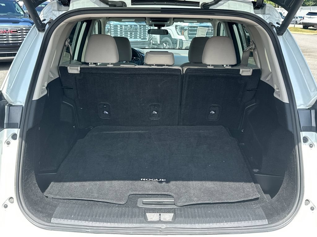 Used 2025 White Nissan SV image 18
