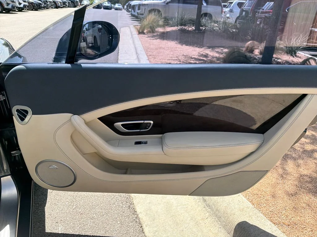 Used 2012  Bentley Base image 35