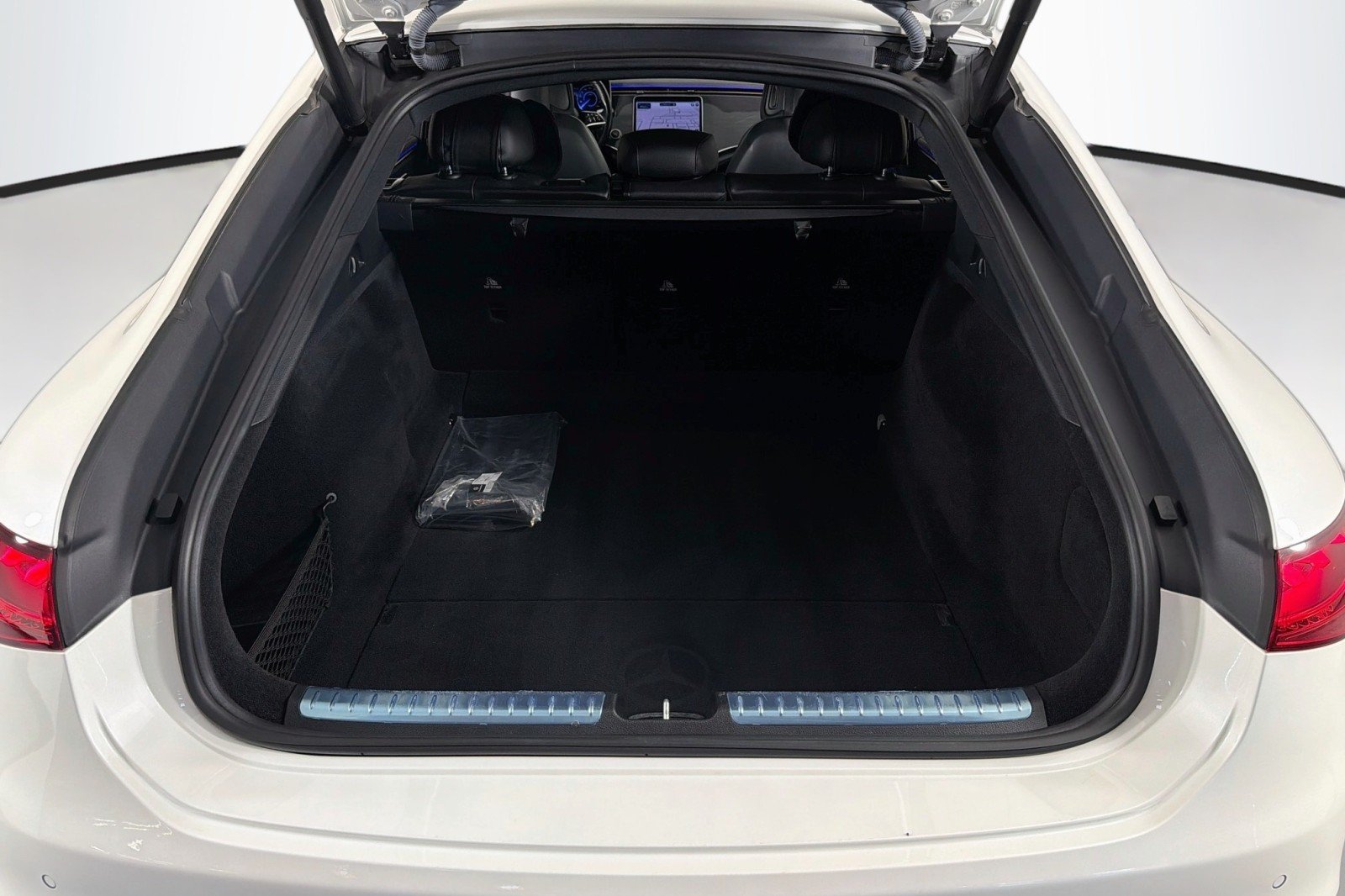 Certified Used 2023 MANUFAKTUR Diamond White Mercedes-Benz EQS 450+ image 22