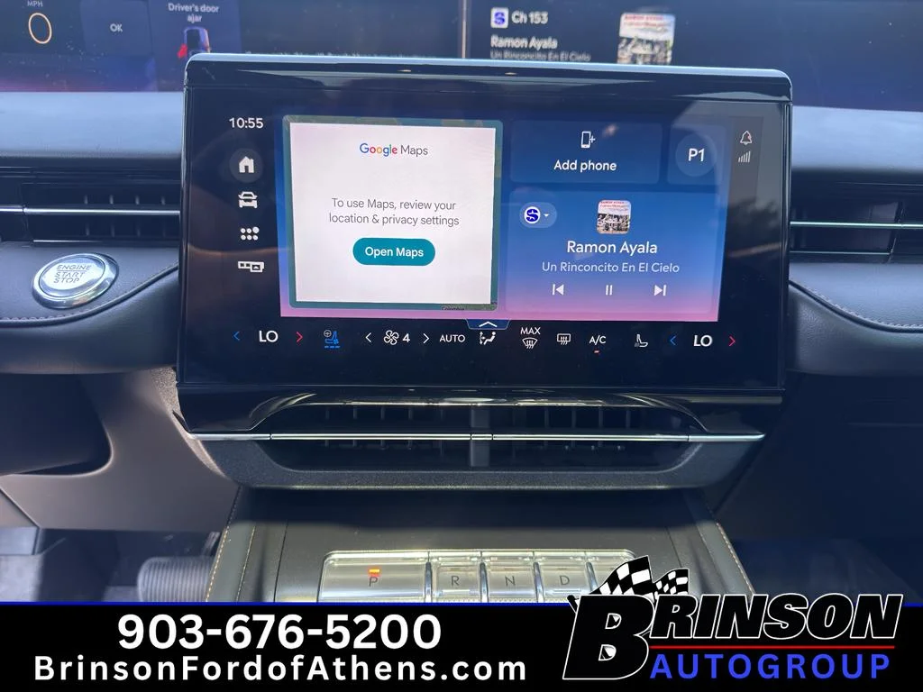 Used 2024 White Platinum Metallic Tri-Coat Lincoln Premiere image 33