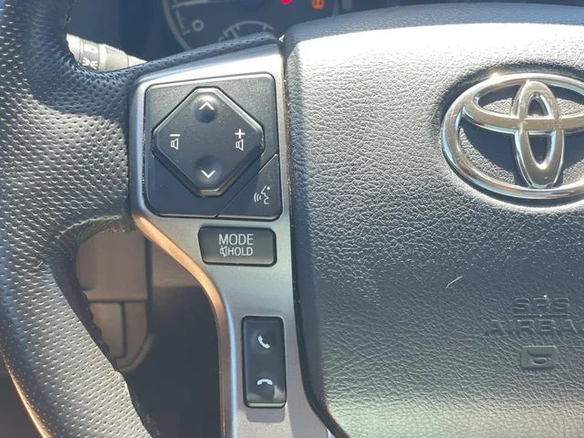 Used 2018 White Toyota SR5 image 20