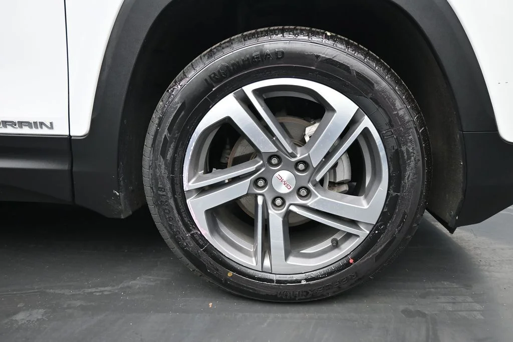 Used 2021 White GMC SLT image 10