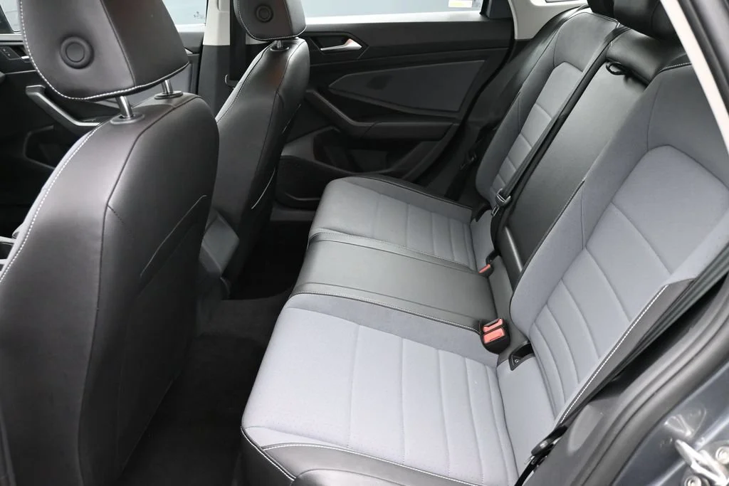 Used 2025 Gray Volkswagen 1.5T SE image 14