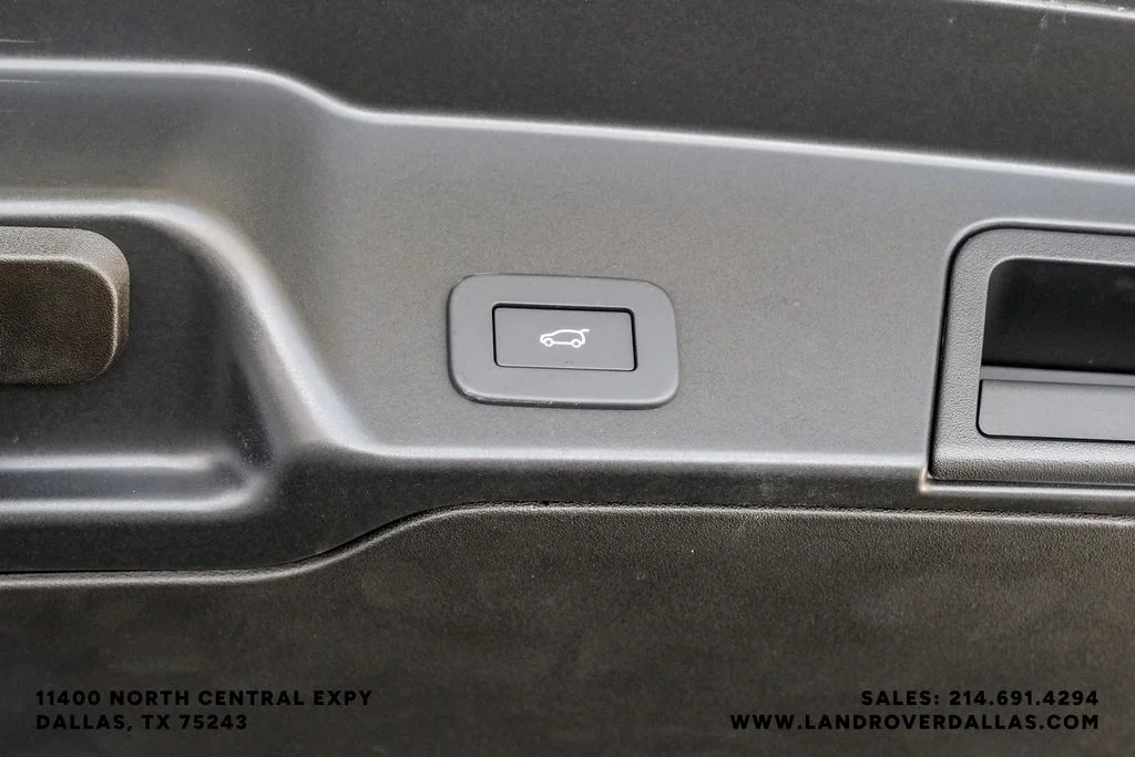 New 2026 Tribeca Blue Metallic Land Rover Hoxton Edition image 50