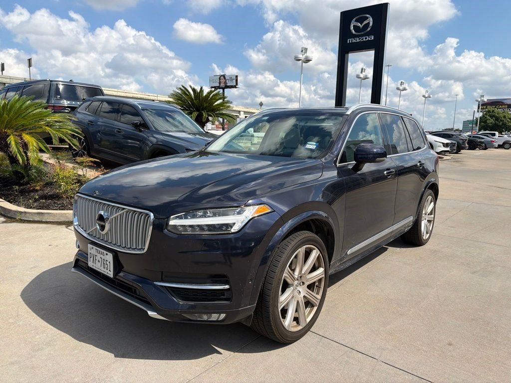 Used 2019 Magic Blue Metallic Volvo T6 Inscription image 1