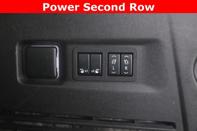 Used 2024 Black Chevrolet Z71 image 35