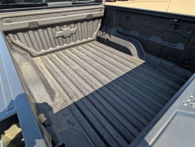 New 2026 Sterling Gray Metallic Chevrolet LT image 27