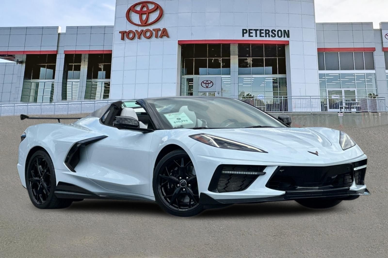 Used 2022 White Chevrolet Stingray image 2