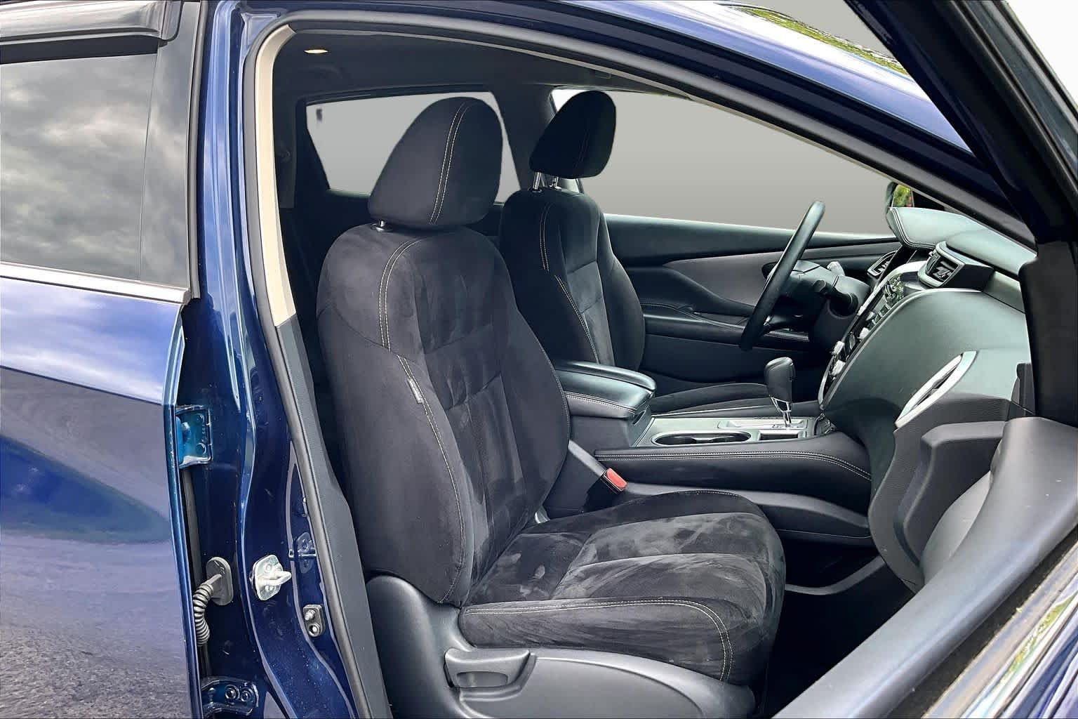 Used 2019 Deep Blue Pearl Nissan S image 9