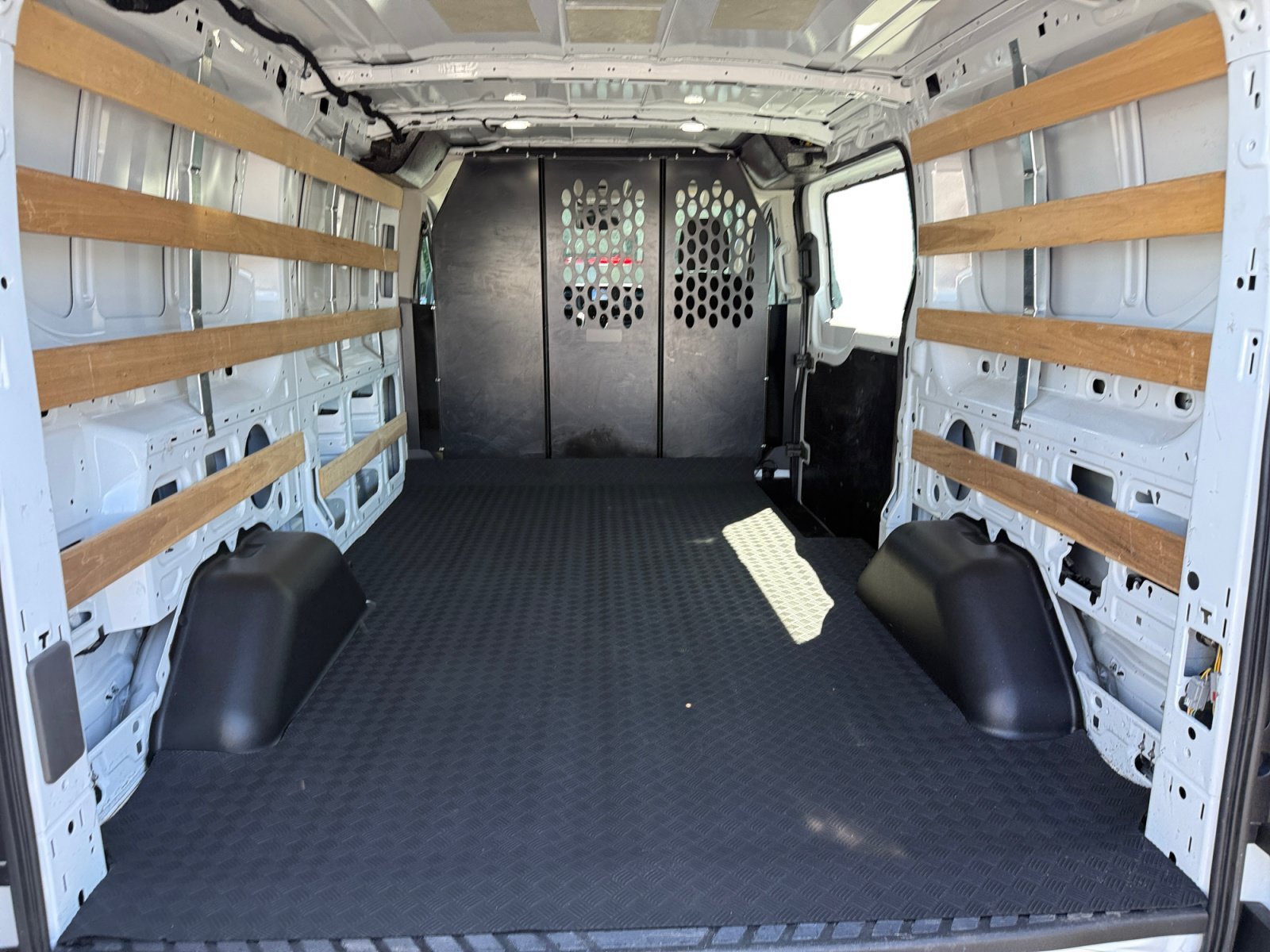 Used 2025 Oxford White Ford Base image 17