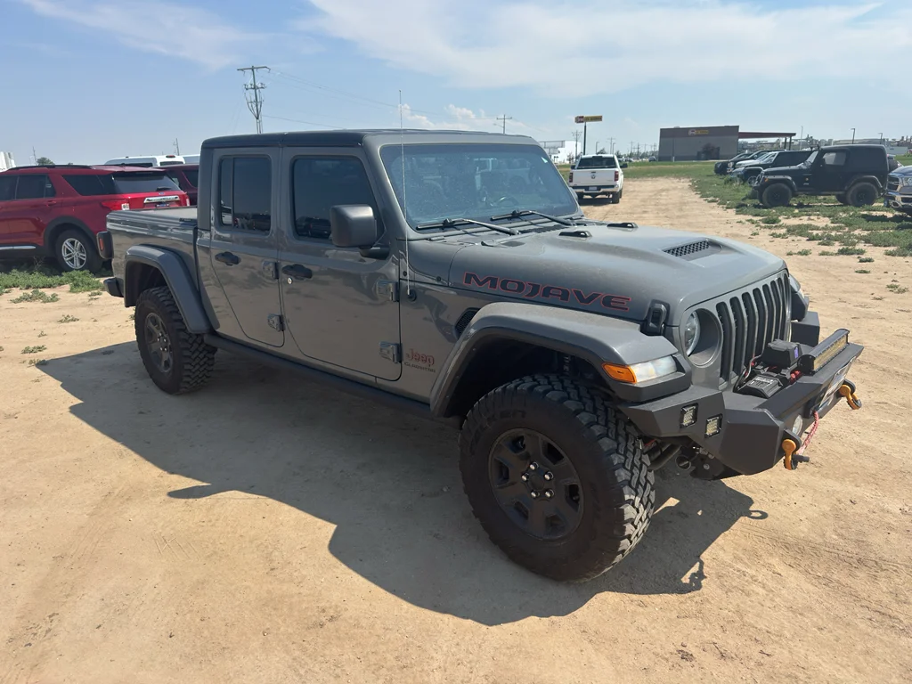 Used 2022 Sting-Gray Clearcoat Jeep Mojave image 3