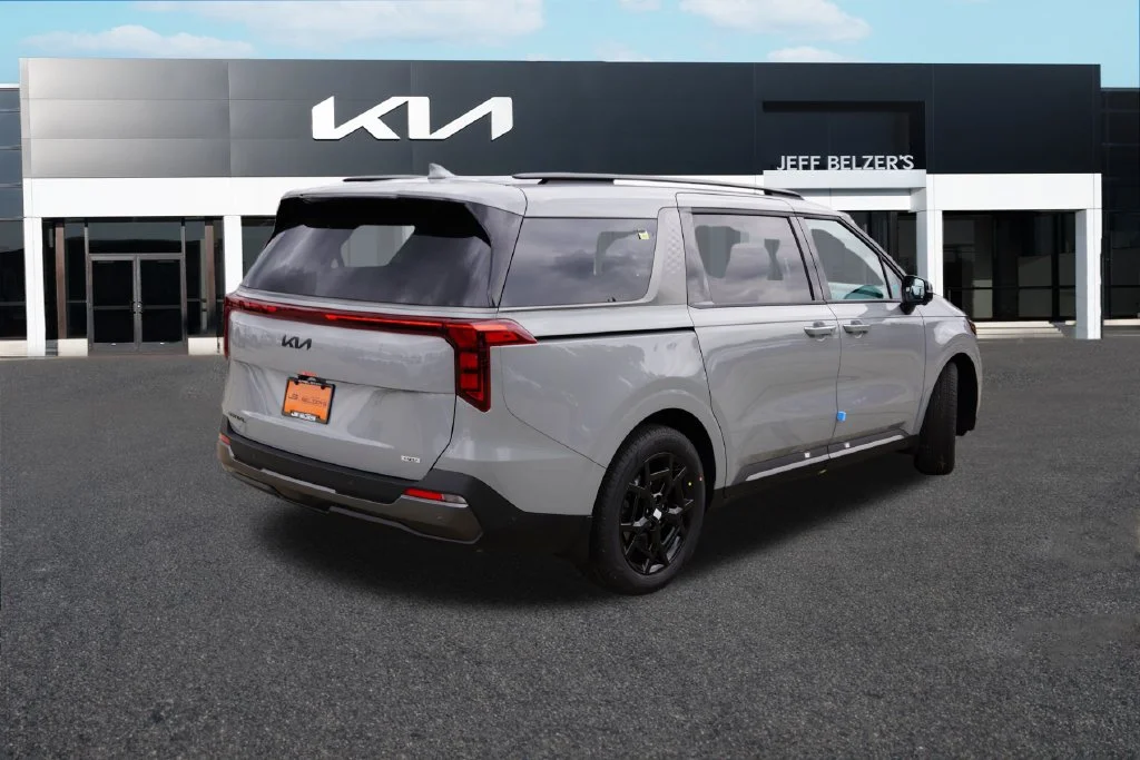 New 2027 Ceramic Silver Kia SX image 3