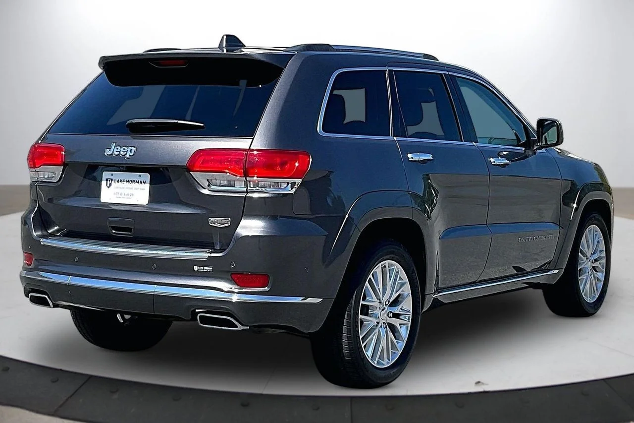 Certified Used 2017 Gray Jeep Summit image 9