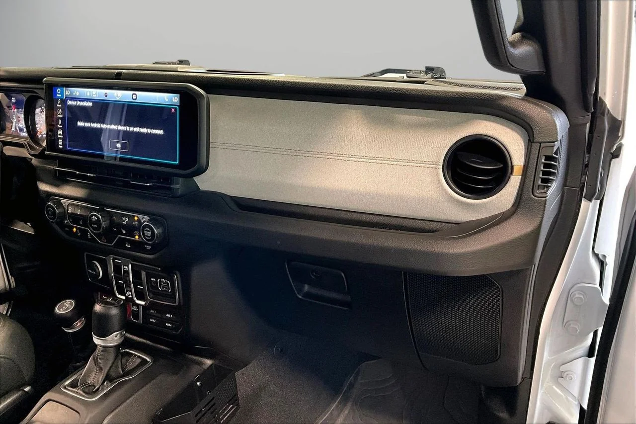 Used 2024 White Jeep Willys image 19