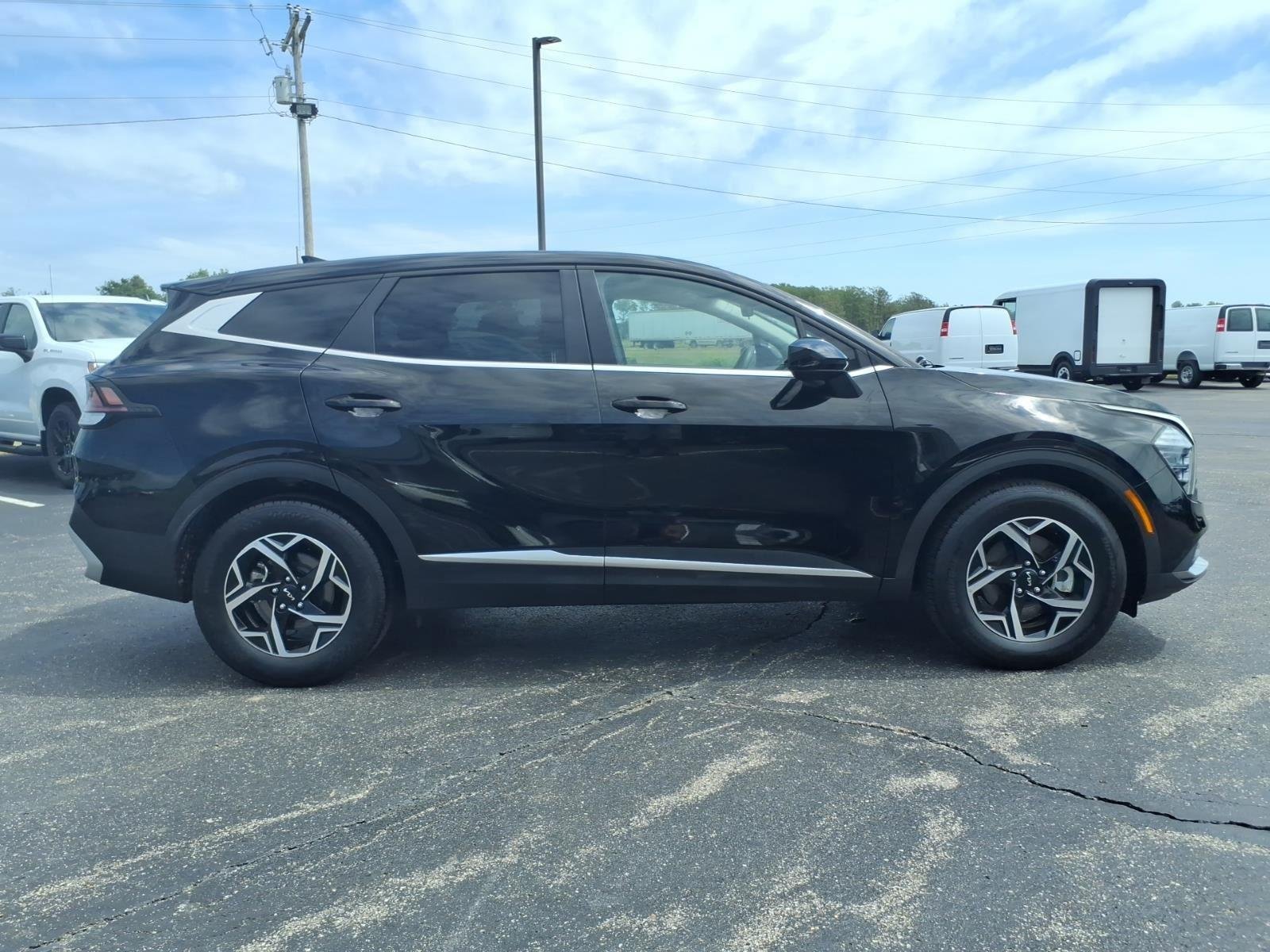 2025 Kia Sportage LX - Photo 6