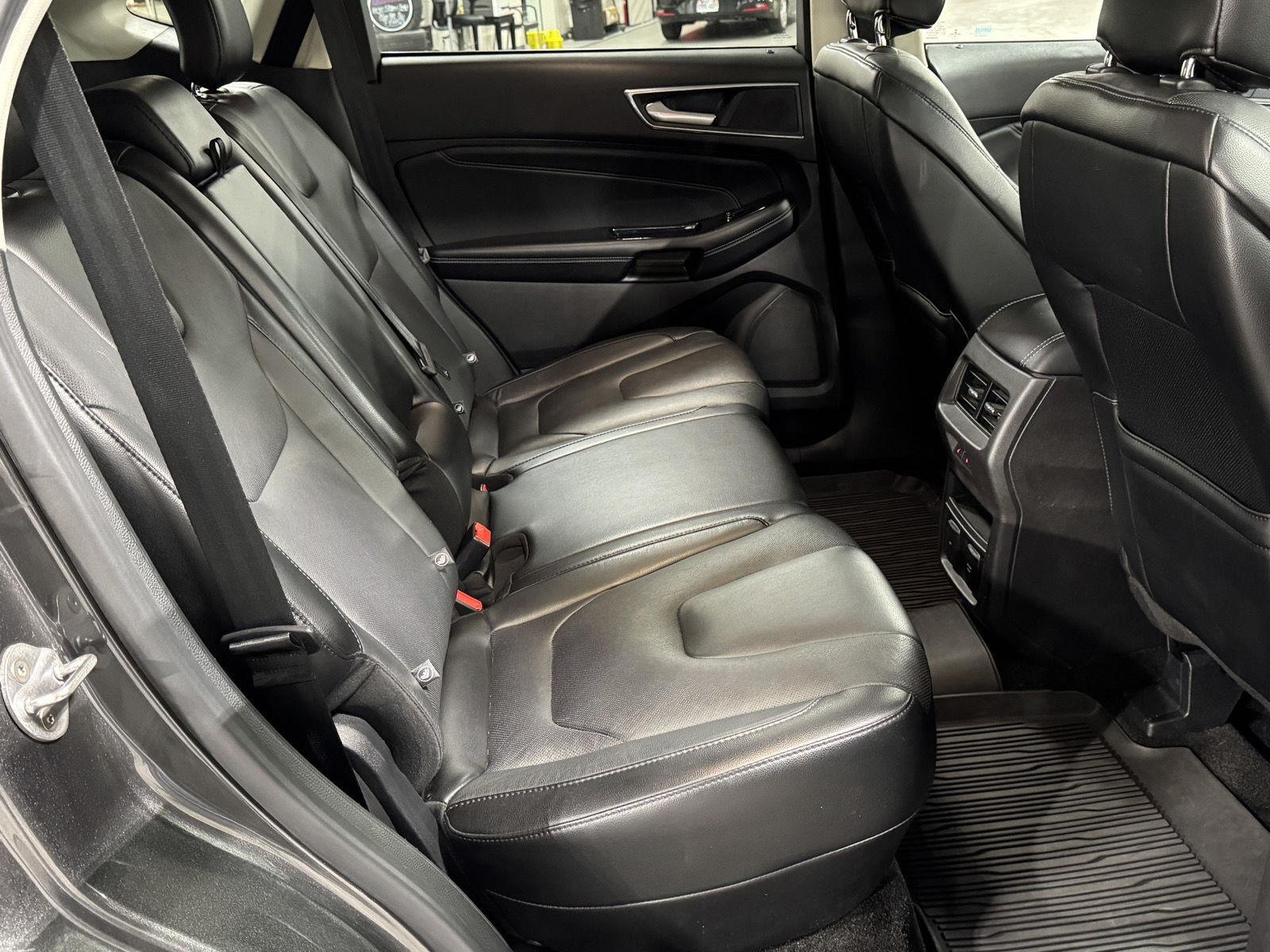 2017 Ford Edge Titanium - Photo 6