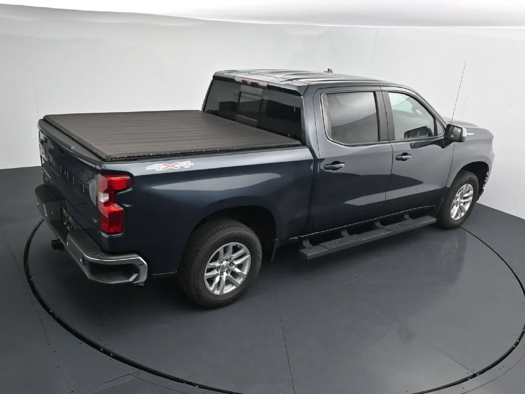 Used 2020 Gray Chevrolet LT image 15