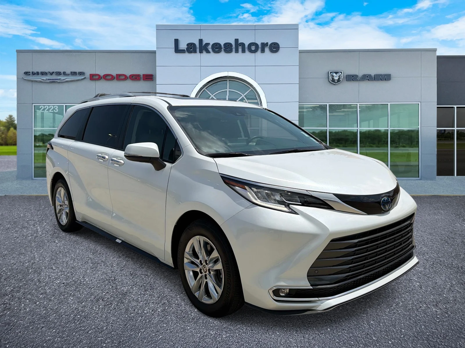 Used 2023 Beige Toyota Limited AWD 7-Passenger (Natl) image 1