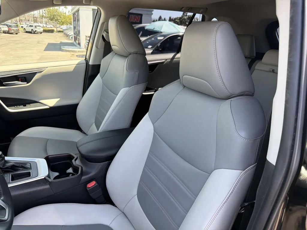 Used 2019 Midnight Black Metallic Toyota Limited image 25