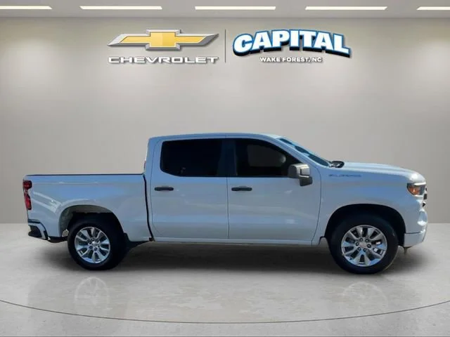 Used 2022 Summit White Chevrolet Custom image 6