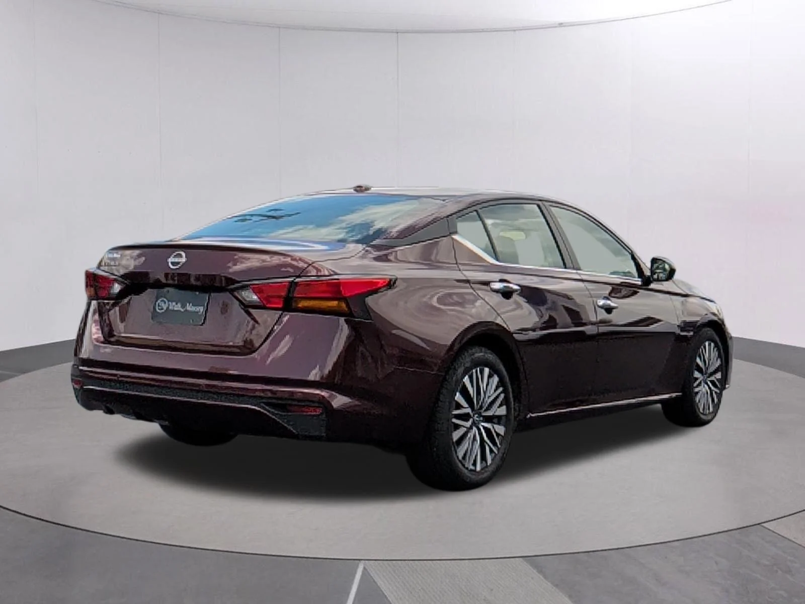 Used 2025 Garnet Pearl Metallic Nissan SV image 5