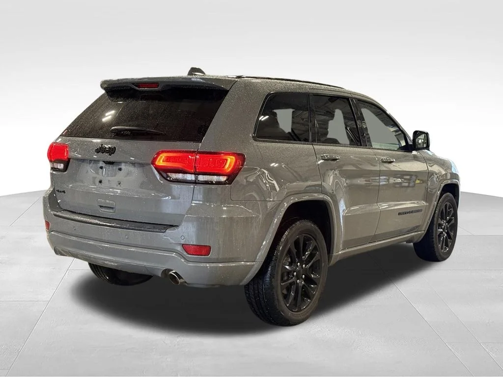 Used 2020 Gray Jeep Altitude image 28