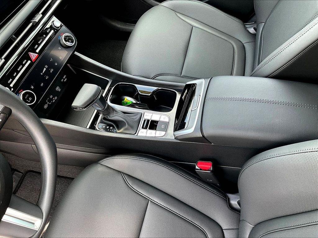 New 2026 White Hyundai SEL Plus AWD image 18