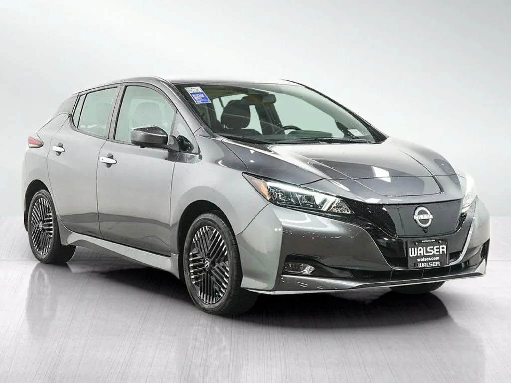Used 2024 Gun Metallic Nissan SV Plus image 8