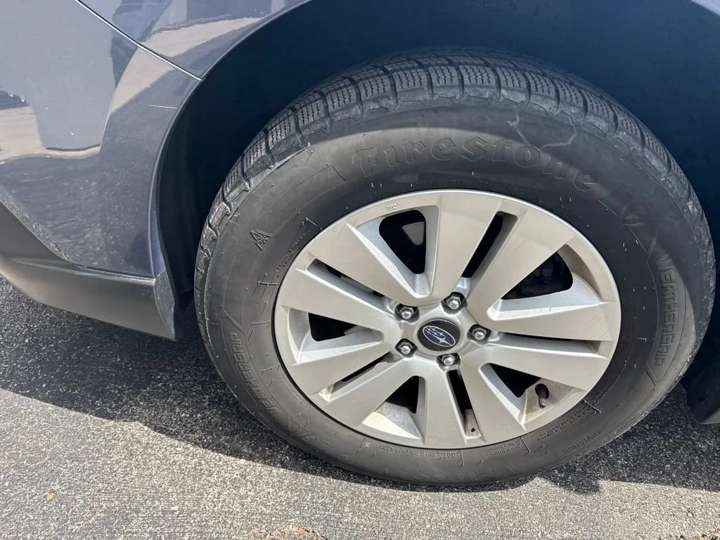 Used 2018 Twilight Blue Metallic Subaru 2.5i Premium image 12