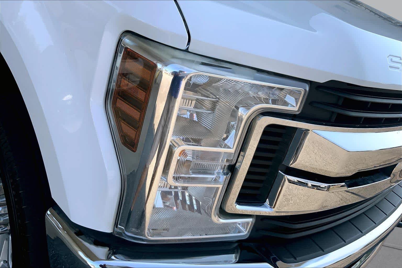 Used 2018 Oxford White Ford XLT image 25