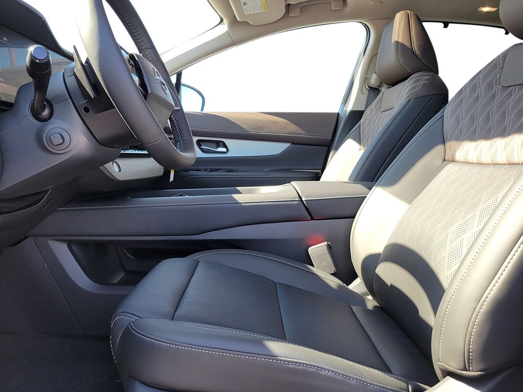 New 2026 Champagne Silver Metallic Nissan Platinum image 29
