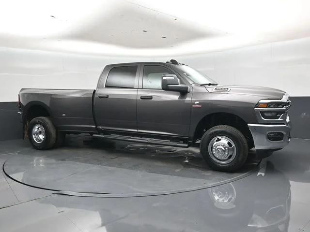 New 2026 Granite Crystal Metallic Clear-Coat Exterior Paint RAM Tradesman image 2