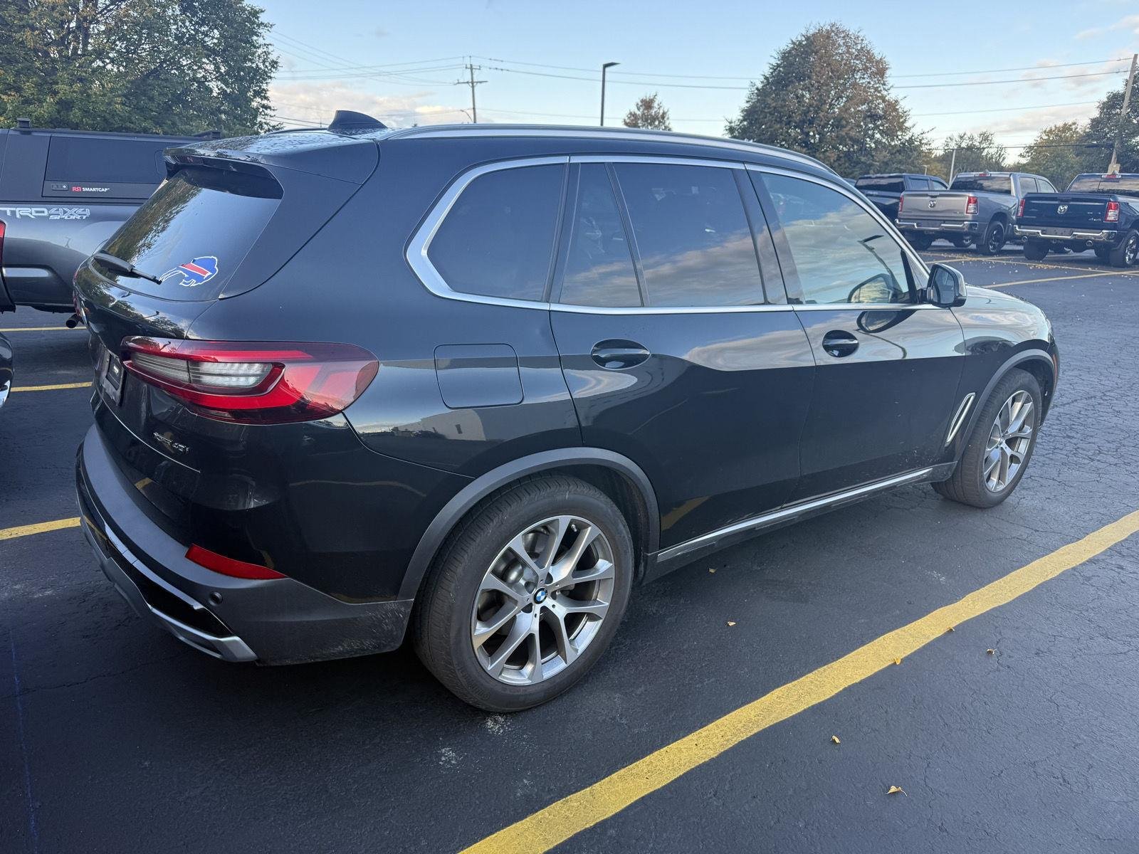 Used 2022 Black Sapphire Metallic BMW xDrive40i image 8
