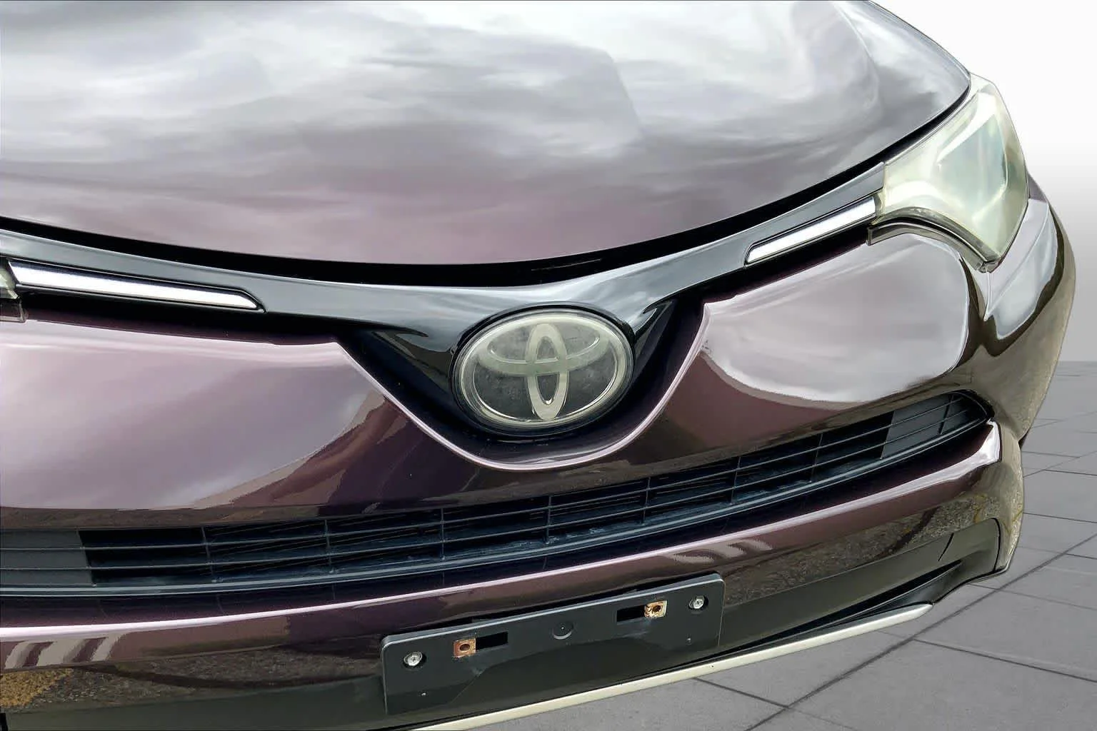 Used 2017 Black Currant Metallic Toyota XLE image 32