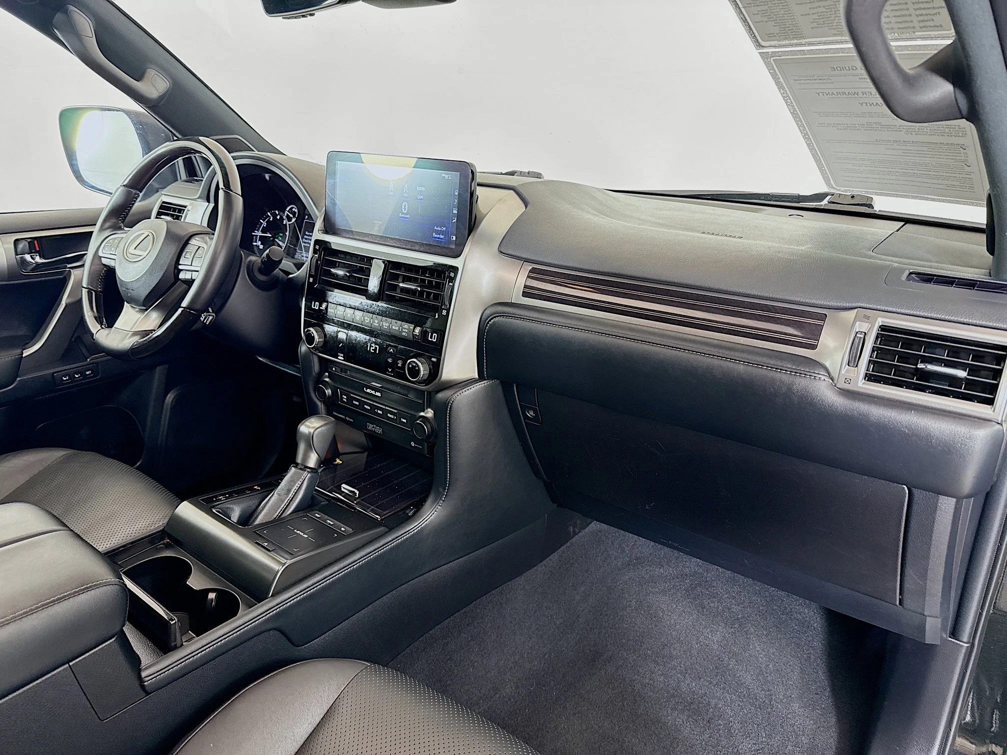 2023 Lexus GX LUXURY - Photo 28