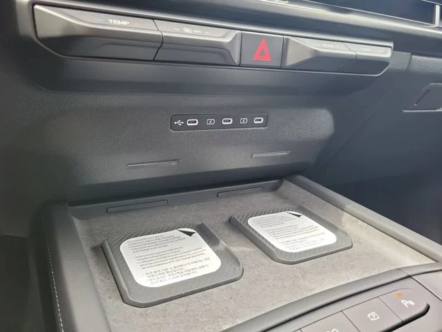 New 2027 Glacial White Pearl Kia X-LINE SX image 28