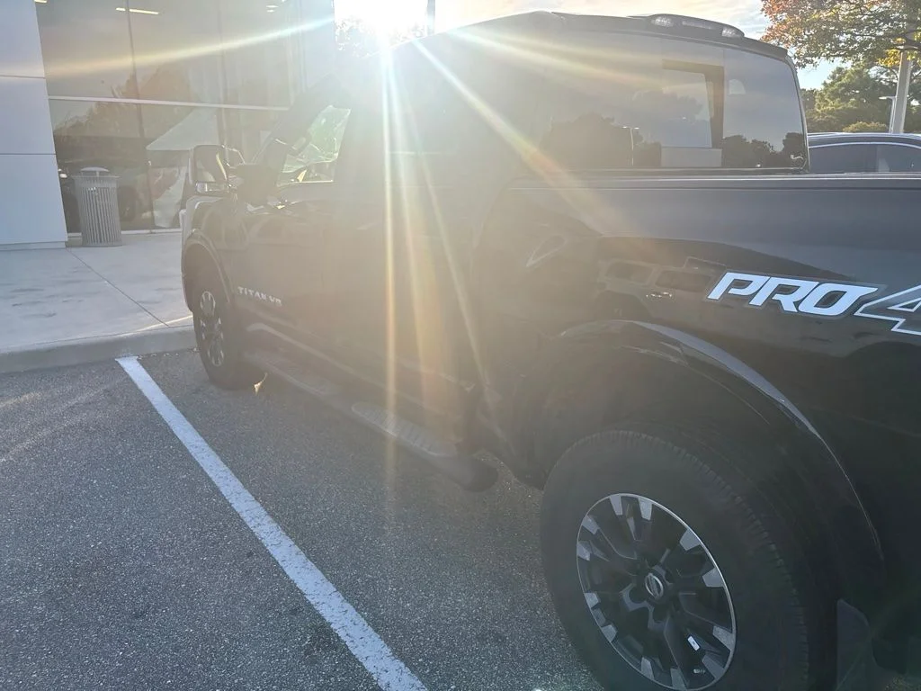 Used 2018 Black Nissan PRO-4X image 14