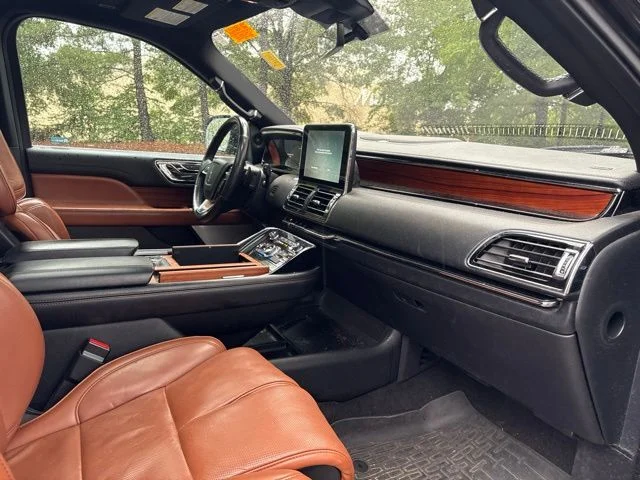 Used 2019 Black Lincoln Reserve image 21