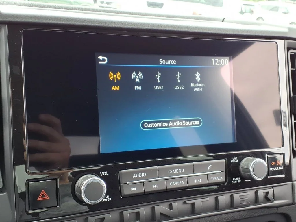 New 2027 Glacier White Nissan King Cab® S image 13