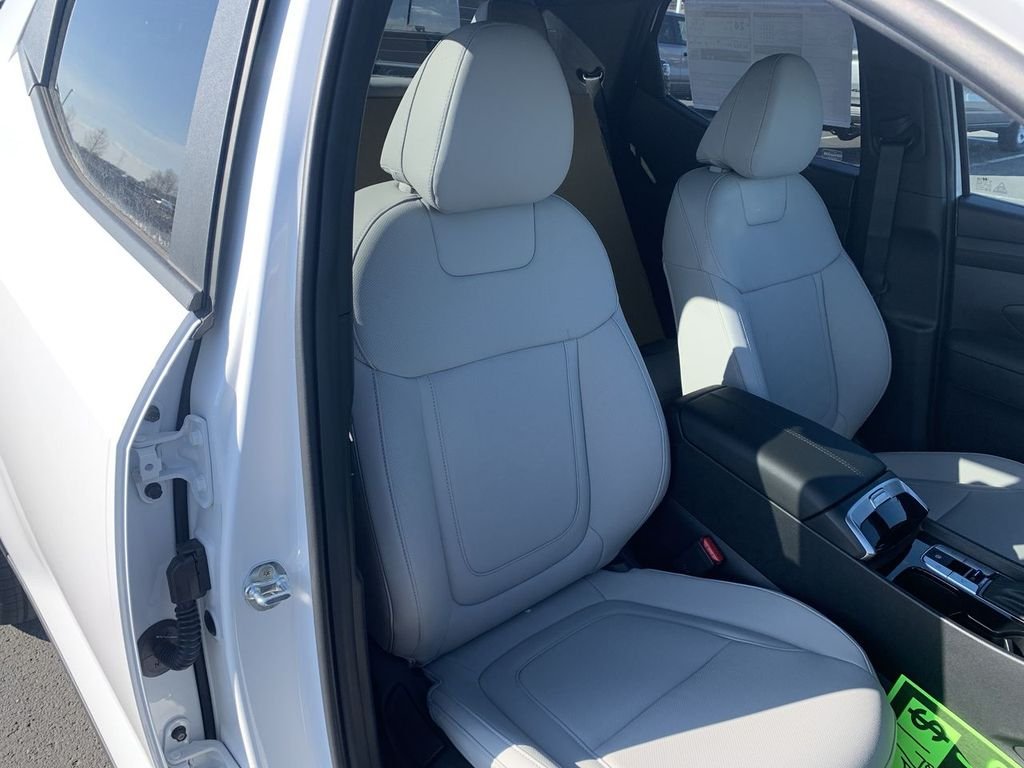 New 2026 White Hyundai SEL image 23