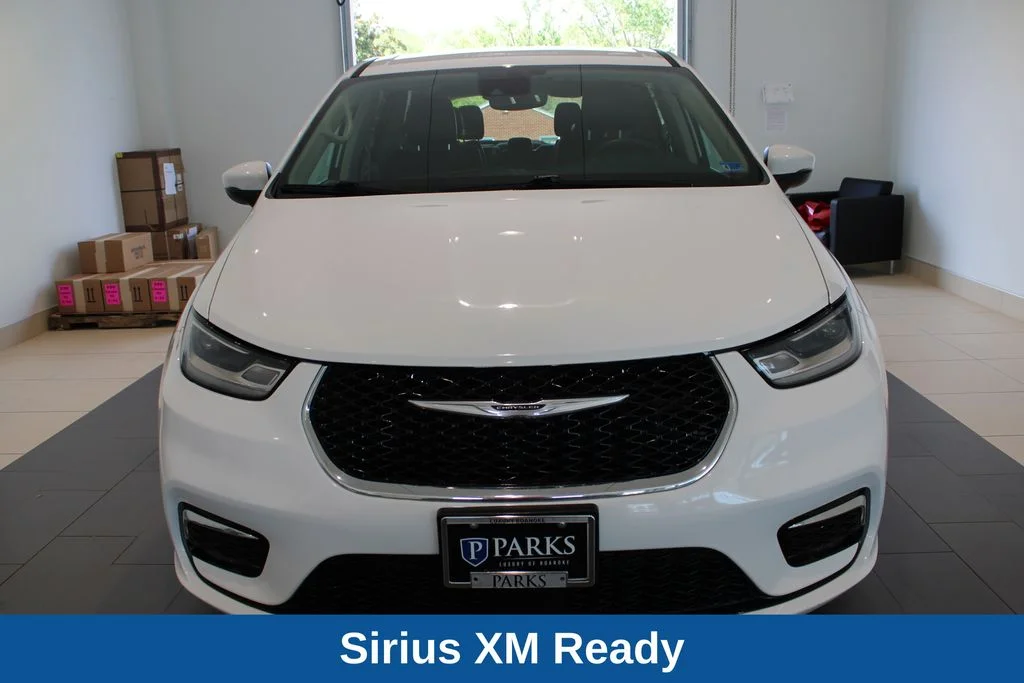 Used 2023 Bright White Clearcoat Chrysler Touring L image 14